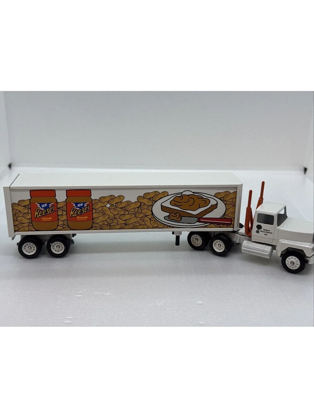 1/64 Winross Semi Truck Hershey Reese's Peanut Butter 1992 Children's Miracle PA